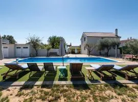 Lovely Home In Murvica