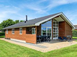 Gorgeous Home In Haderslev With Kitchen, hotel di Årøsund