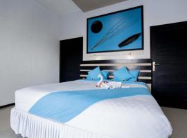 melaya beach resort & resto, hotel com estacionamento em Penginuman