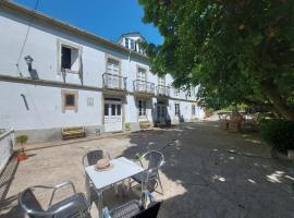 casa pizarra – hotel dla rodzin w mieście Cabreiros