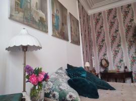 Rose's room，Saint-Léonard的民宿