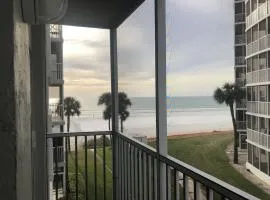 Beachfront Condo! Gulf View From All Rooms, Pool, Chairs Provided