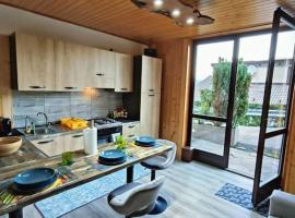 Appartamento lake-side, holiday home in Calceranica al Lago