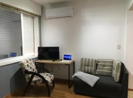 Loft aconchegante próximo Consulado Americano e Hospital Conceição, holiday rental in Porto Alegre