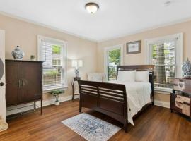 Beautiful Studio Apartment in Historic House, hotel v destinaci New Haven