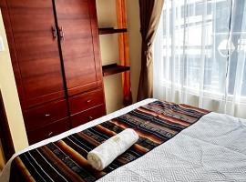 tourist house suites 2, feriebolig i Otavalo