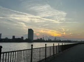 Riverside En suite Double Room E14