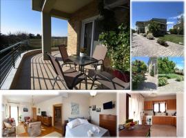 Gaia cottage with garden, hotel with parking in Epanomi