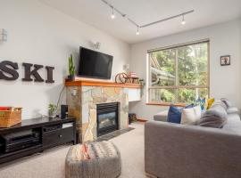 Bright Multi-Level Home, hotel in Whistler