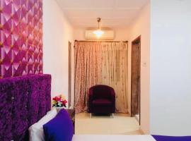 ZUNOX GUEST HOUSE, hotel en Freetown