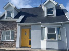 Elegant Lahinch/ Liscannor Cottage 3B 3BR, hotel in Liscannor