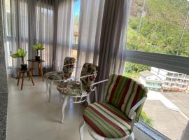 Apartamento completo no centro de Domingos Martins, holiday rental in Domingos Martins