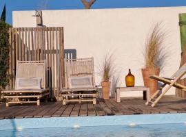 Casa Atlântico Carvalhal Comporta, apartamento piscina aquecida – apartament w mieście Comporta