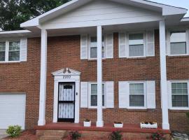 Cheerful Specious Home, villa in Huntsville