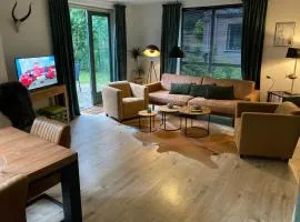 Forest Vacation Home -fenced garden-