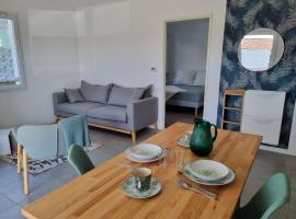 Appartement Herriko de 1 à 2 adultes et 1 enfant, vacation rental in Briscous