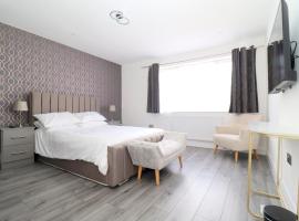 Crawley House, hotel in Luton