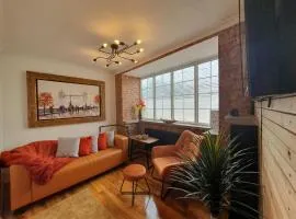 "Fire pit"Castle Restaurants Little house on the hill