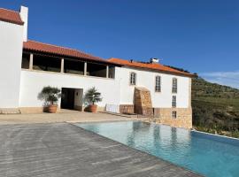 Quinta do Pinhô - The Poolhouse, hotel with parking in Salzedas