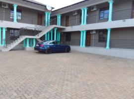 THE GOOD LIFE ROYAL GUEST HOUSE, Hotel mit Parkplatz in Malamulele