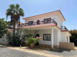 Luxury Villa with Private Pool at Melia Tortuga Beach Resort, cabaña o casa de campo en Santa Maria