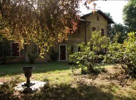 Villa Helios Holiday Home - Centre, Lake, 10' car - Free parking Self check-in Airco