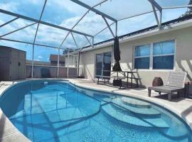 Modern 5 Beds Dog friendly Private Getaway!, casa de campo em Kissimmee