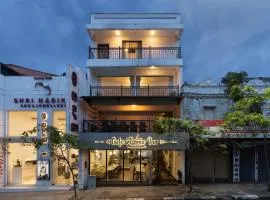 Cafe Aroma Inn