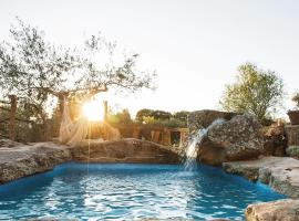 Camino de Hierro, hotel with pools in Bermellar