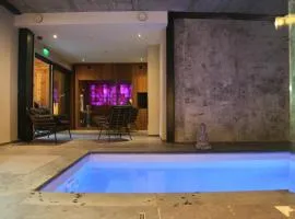 Dionbulles & Dionlodge Guesthouse, Private Wellness pool in option