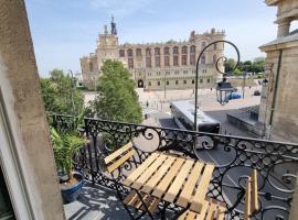 Face château St Germain en Laye, appartement 4 à 6 personnes, 23 min de Paris Champs-Elysées, hotel in Saint-Germain-en-Laye
