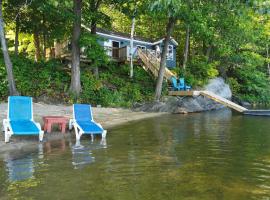 Muskoka Shores Cottages, hotel in Port Carling