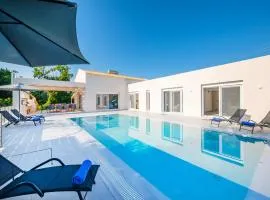 Villa Ami, Roda, Corfu: 10 guests, heated pool, private mini golf, pool table & more!!