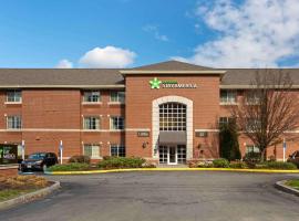 Extended Stay America Suites - Boston - Waltham - 32 4th Ave, hotel near Laurence G. Hanscom Field - BED, Waltham