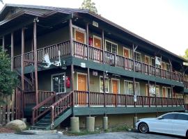 Deep Creek, hotel s parkováním v destinaci Arrowbear Lake
