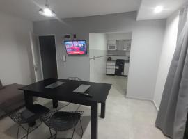 Departamento Nuevo y comodo con parking, жилье для отдыха в городе Lanús