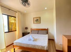Tessie's Home Stay Bed & Breakfast: Puerto Princesa City şehrinde bir kiralık tatil yeri