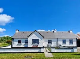 Teach Róisin-Traditional Irish holiday cottage in Malin Head.