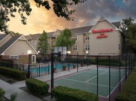 Residence Inn by Marriott Stockton: Stockton, University of the Pacific yakınında bir otel