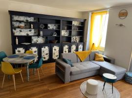 Les Avatars, hotel with parking in Saint-Amand-Montrond