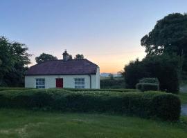 The Gate-Lodge at Levally House, holiday rental in Monea