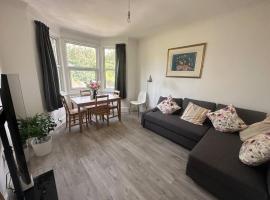 Modern 2 bedroom flat, SE6, holiday rental in Catford