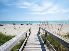 Oceanfront Condo with Pool - Salty Hammocks A6