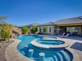 Saltwater Pool and Swim-Up Bar Goodyear Oasis!, hotel in Liberty