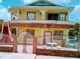 Cozy first floor accommodation 4 guests 1 bedroom, hotel v destinaci Georgetown