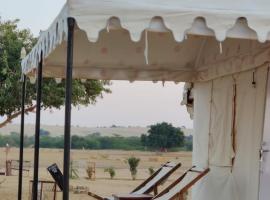 Jaisalmer Safari Base & Camp, אוהל מפואר בKhuri