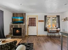 Modern Chic Spruce Retreat