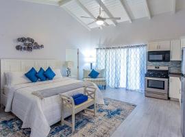 Antigua Village- Villa Lilly 33B, hotel en Dickenson Bay
