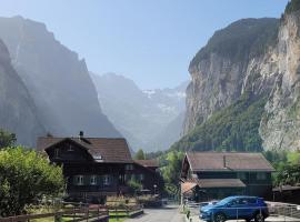 Staubbach View - Traditional Chalet Apartment, apartment in Lauterbrunnen