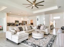 Comfy Lehigh Acres Getaway with Yard and Fireplace, βίλα σε Lehigh Acres